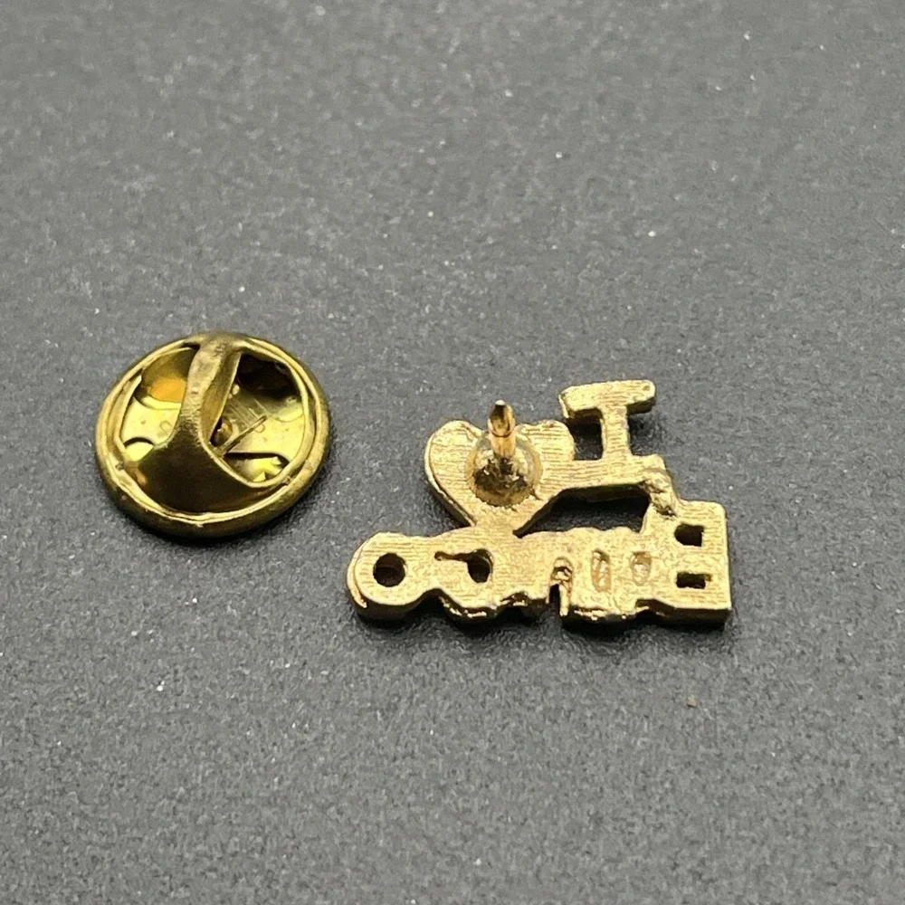 I Heart‎ Love Bingo Gold Tone Lapel Hat Pin D2A